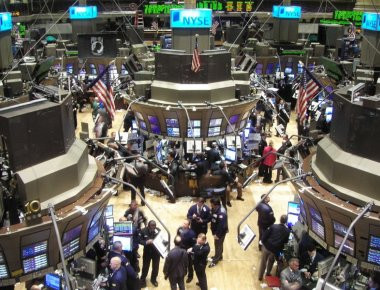 Wall Street: Οριακές διακυμάνσεις στην εκκίνηση της εβδομάδας